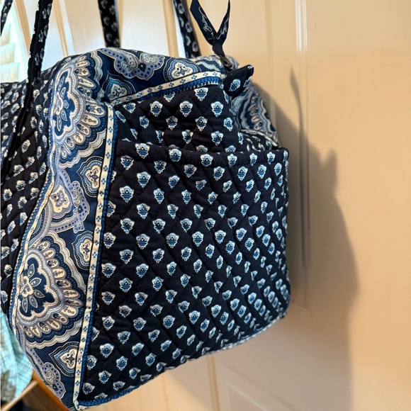 Retired Vintage Vera Bradley Nantucket Navy Large Duffle Bag - Picture 2 of 11